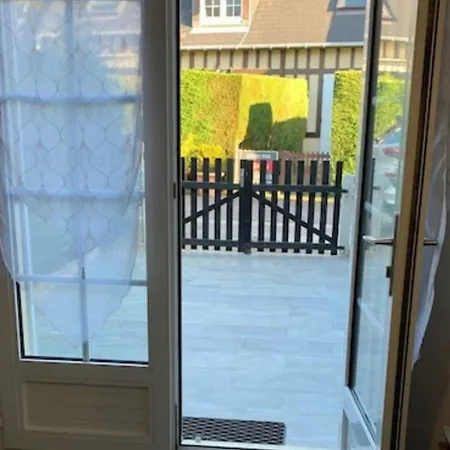 Charmante Maison Avec Terrasse - & 100m ! דירה וילר-סור-מר