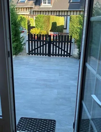 Charmante Maison Avec Terrasse - & 100m !