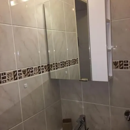 Charmante Maison Avec Terrasse - & 100m ! Daire