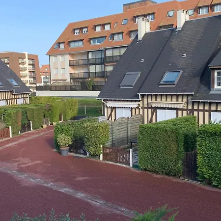 Charmante Maison Avec Terrasse - & 100m ! فيلي سور مير