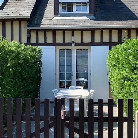 شقة Charmante Maison Avec Terrasse - & 100m ! *