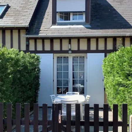 شقة Charmante Maison Avec Terrasse - & 100m ! *