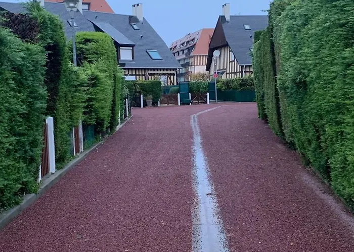 Charmante Maison Avec Terrasse - & 100m ! شقة