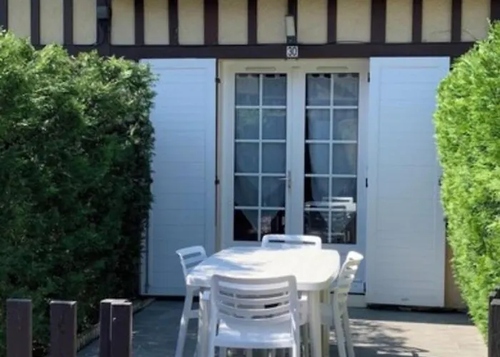 Charmante Maison Avec Terrasse - & 100m ! *